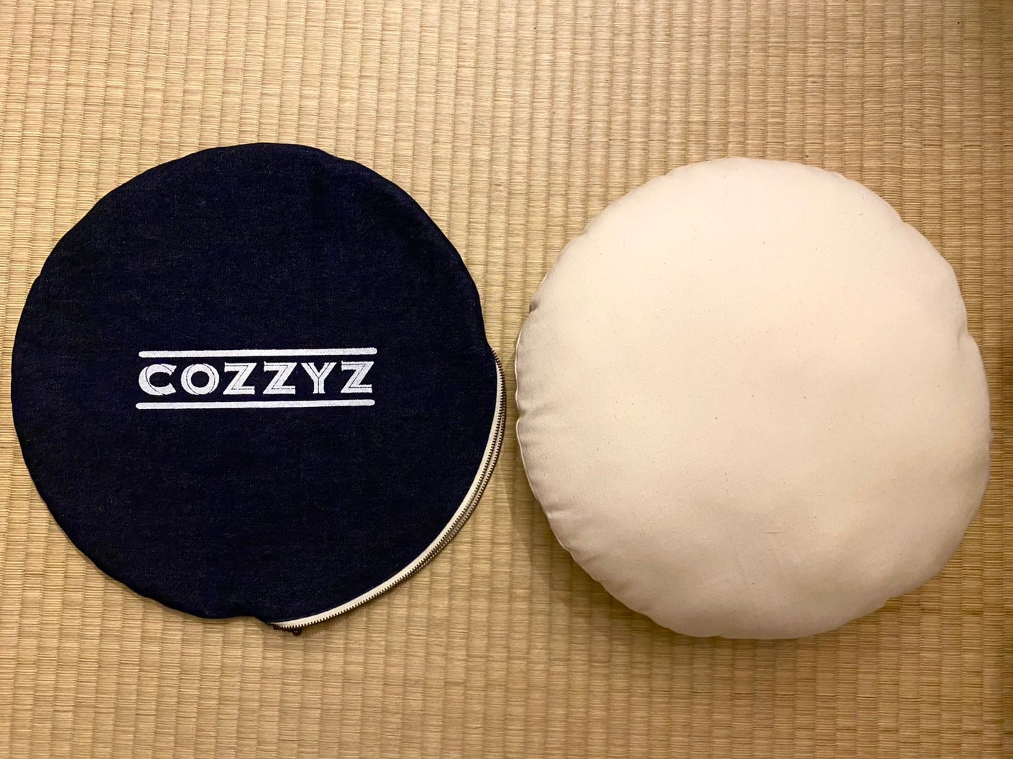 COZZYZ CUSHION & CUSHION COVER
